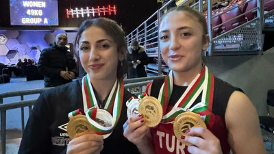 Milli halterciler Cansu Bektaş ve Gamze Altun'dan altın madalya