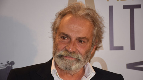 Haluk Bilginer sahnede fenalaştı: Hastaneye kaldırıldı