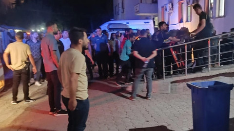Asker ve güvenlik korucularını taşıyan kamyonet devrildi