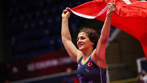 Milli güreşçi Nesrin Baş üst üste 2. kez dünya şampiyonu oldu