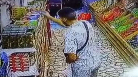 Cep telefonu ve ton balığı çaldı, yakalanıp darp edildi