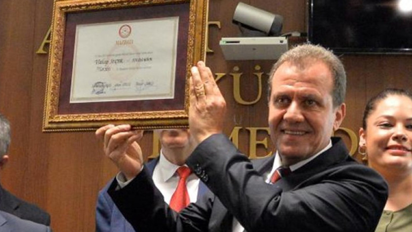 Vahap Seçer de mazbatasını aldı, 'kardeşlik' mesajı verdi