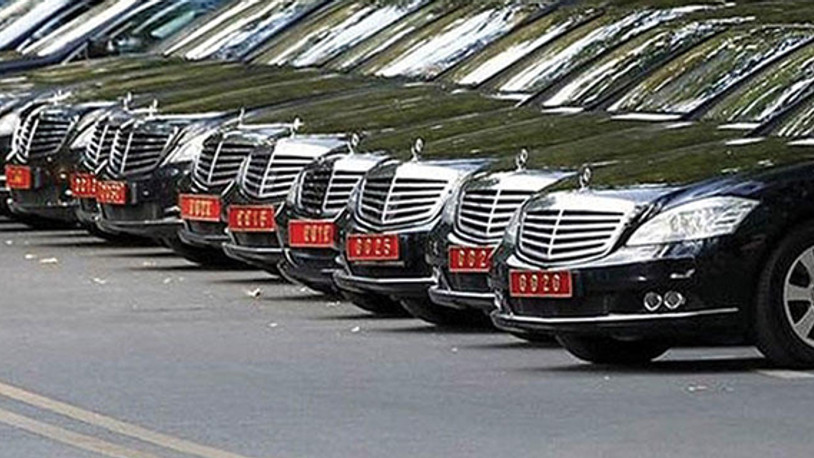 Yeni Şafak yazarından AKP lüks, şatafat ve israf isyanı