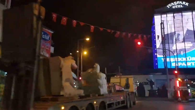 AKP'li Başkan'dan ülkücülere şok: 'Bozkurt'u kaldırdı