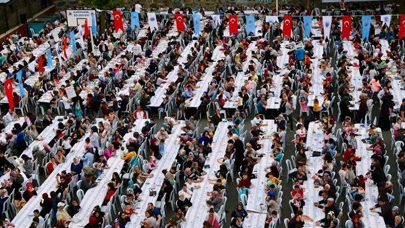 AKP'nin iftarı için öğrenciler erkenden evlere gönderildi