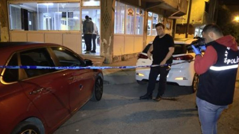 Sultangazi'de kahvehaneye silahlı saldırı!