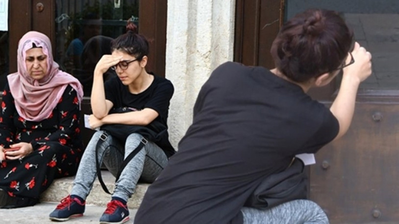 YKS'ye geç kalan öğrencinin gözyaşları yürekleri burktu