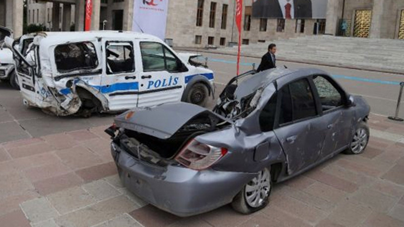 15 Temmuz'da ezilen araçları Meclis'e getirdiler