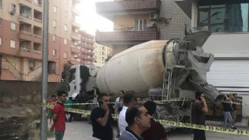 Beton mikserinin çarptığı kadın hayatını kaybetti