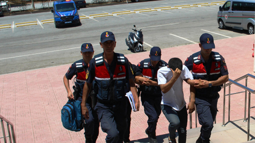 Yaşlı çifti dolandırmışlardı: Serbest bırakıldılar