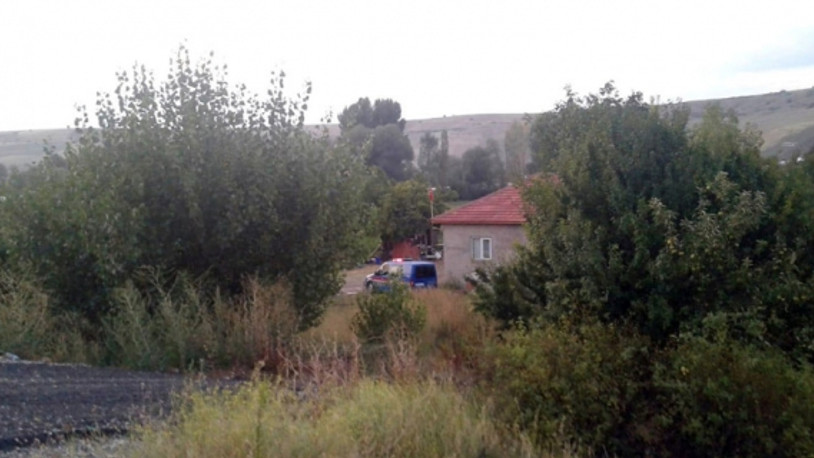 Dini nikahlı eşiyle konuşmak için köye gelen damat; eşi, kayın pederi ve muhtarı öldürdü