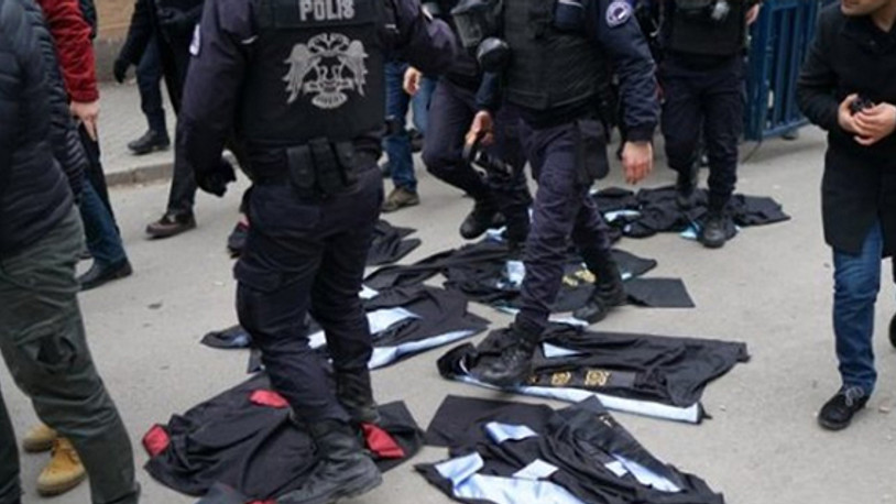 İhraç edilen akademisyenler üniversiteye geri dönüyor ama öğrenci olarak...