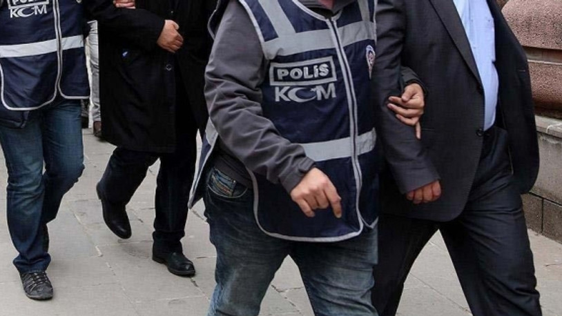 İzmir'de FETÖ operasyonu: 18 kişiye gözaltı