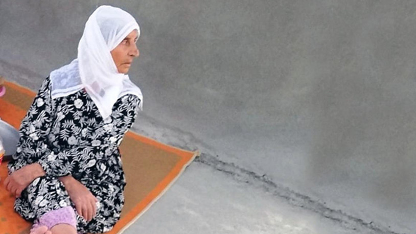 Okuma yazma bilmeyen 70 yaşındaki Raife İnatçı'ya pankart taşıdığı gerekçesiyle 3 yıl hapis cezası 