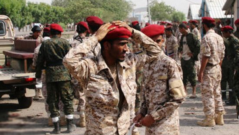 Yemen'de askeri geçit törenine saldırı: 32 kişi öldü