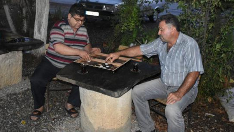 2 bin yıl öncesine ait mil taşı kahvehanede dekor olarak kullanılmış