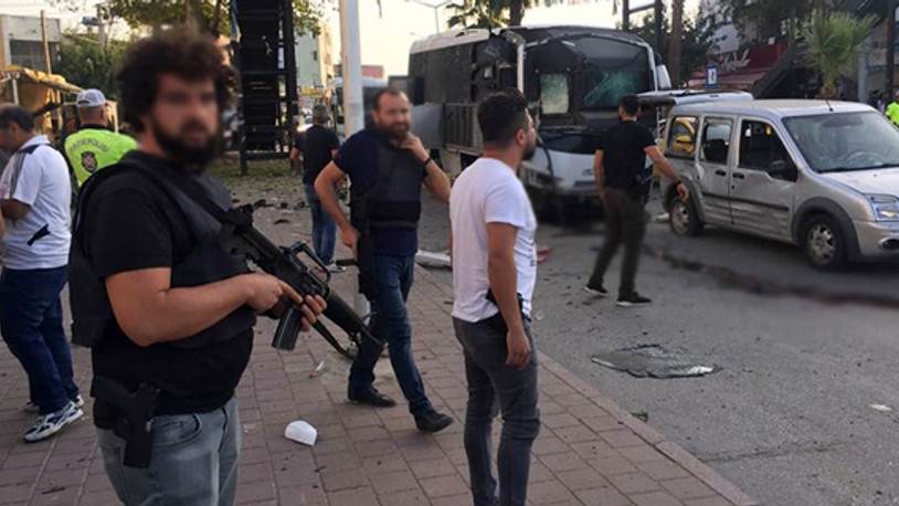 Adana'da çevik kuvvet servisi geçişi sırasında patlama; biri polis 5 kişi yaralandı