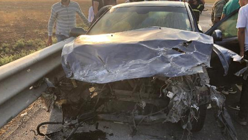 Nusaybin'de otomobil TIR'a çarptı: 2 yaralı