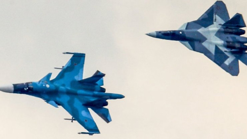 Rus SU-34 savaş uçakları havada çarpıştı