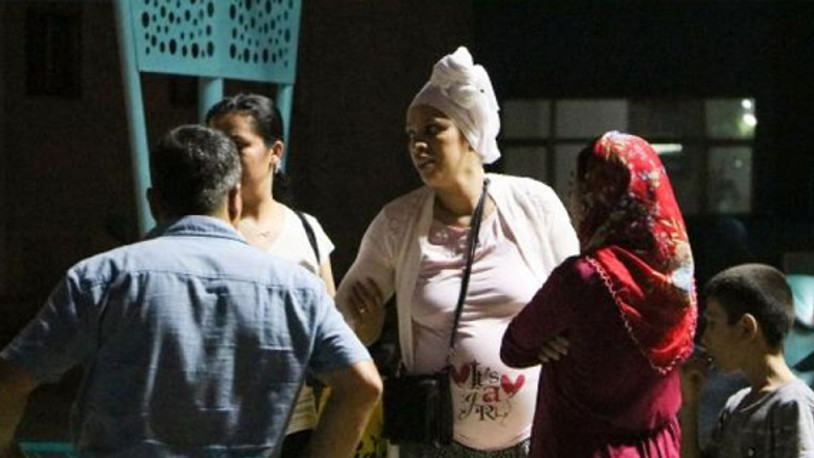 Sokakta kovaladığı baldızının boğazını kesti