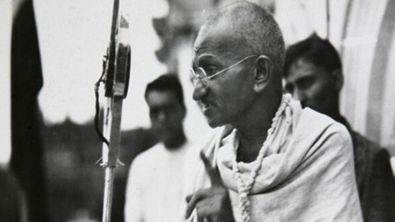 Gandhi'nin küllerini çaldılar