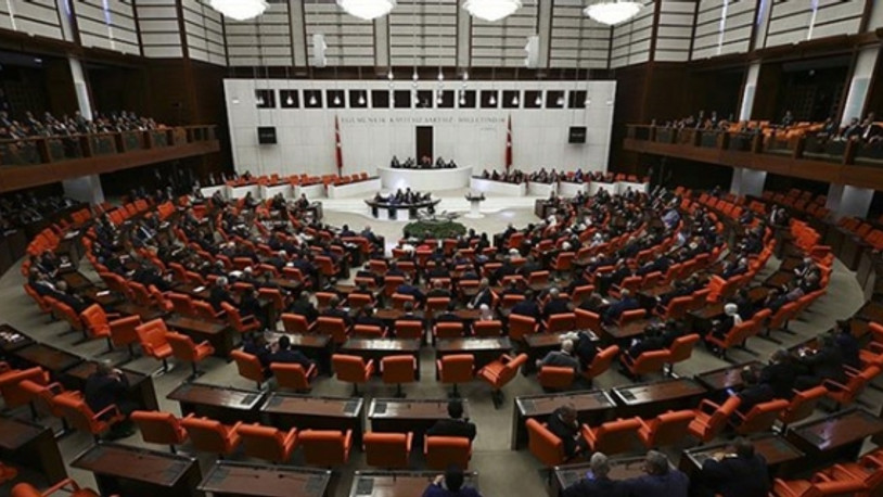 AKP'den 18 maddelik yeni 'torba yasa' teklifi