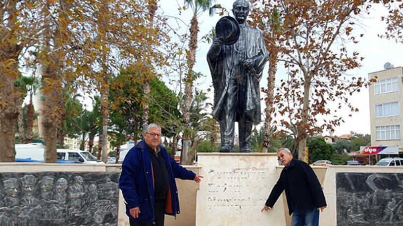 Atatürk Anıtı’na çirkin saldırı