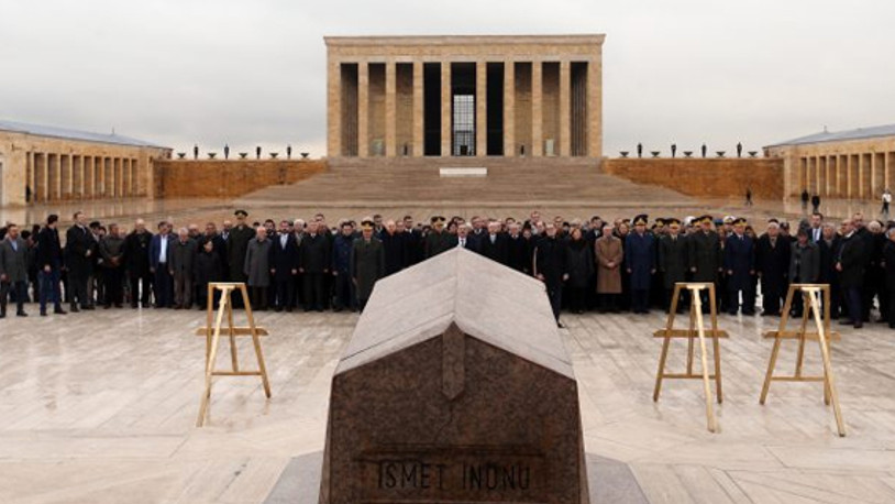 İsmet İnönü, Anıtkabir'deki mezarı başında anıldı