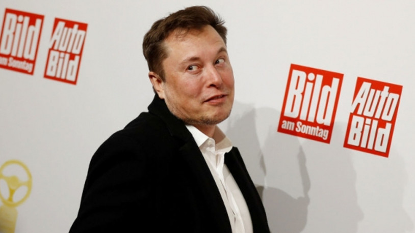 Musk, bu kez trafik dubasına çarptı