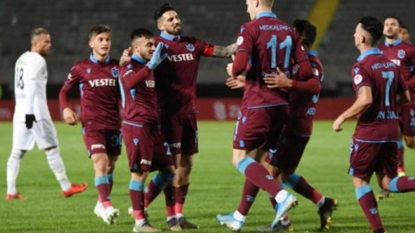 Trabzonspor tur avantajını yakaladı