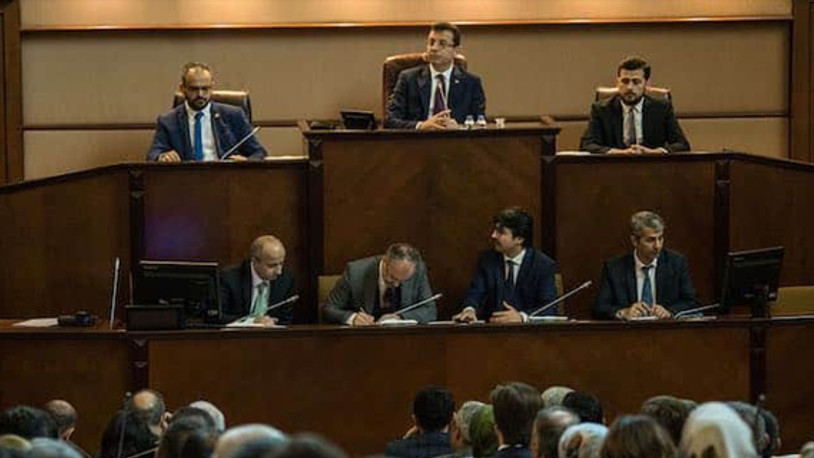 AKP gurubu, İBB'yi çalıştırmıyor, kararları geçirmiyor