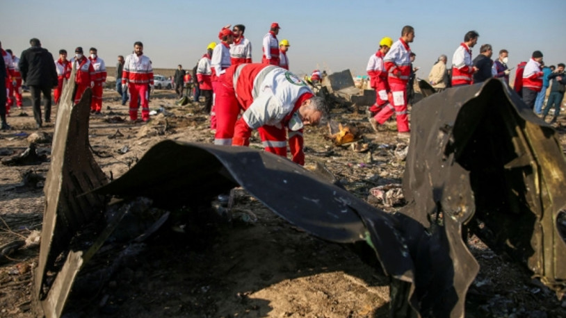 AP: Teyitli videolar, Tahran'da düşen Ukrayna yolcu uçağının havada vurulduğuna işaret ediyor