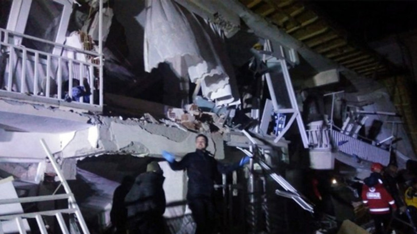 Bakan Dönmez’den Elazığ depremi açıklaması: Yer yer kesintiler söz konusu