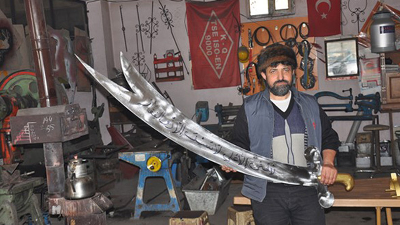 Karslı demirci Hz. Ali’nin kılıcı Zülfikar’ın modelini yaptı