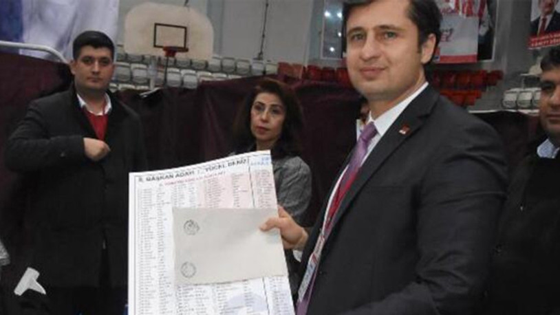 Deniz Yücel, CHP İzmir İl Başkanlığı'na yeniden seçildi