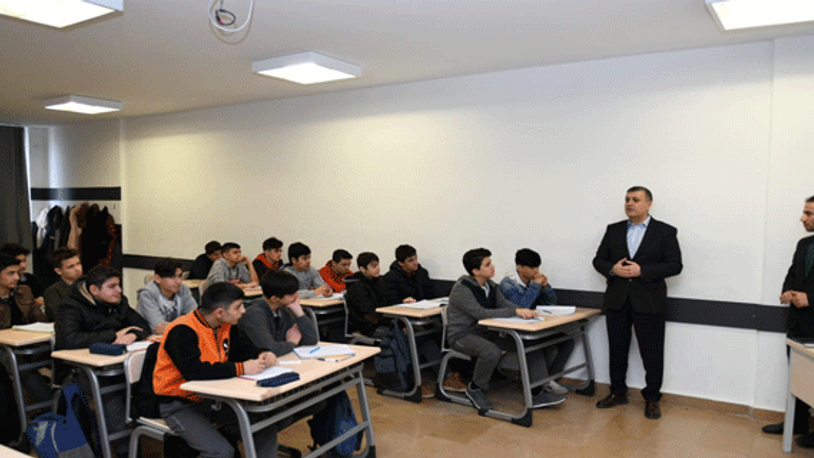 Esenyurt Belediye Başkanı Bozkurt'tan öğrencilere tavsiye