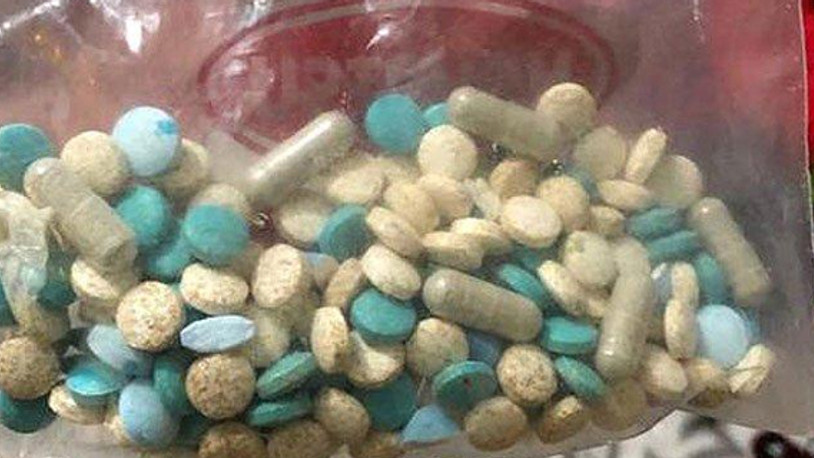 Evde ele geçirilen uyuşturucu hapların cinsel içerikli ve eşine ait olduğunu savundu