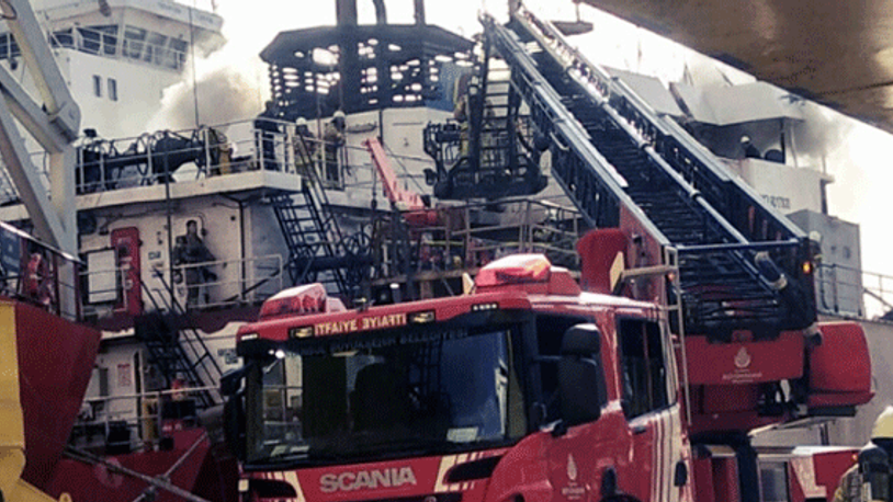 Tuzla'da bakım yapılan gemide yangın çıktı