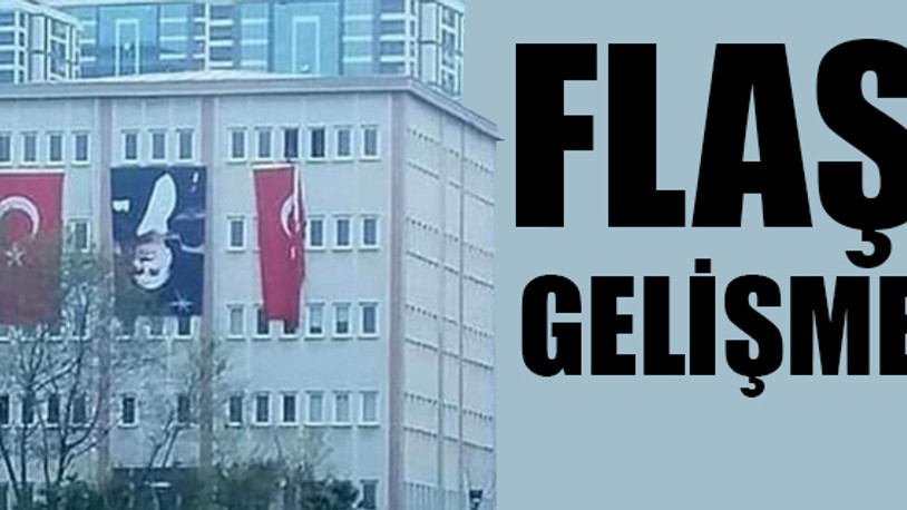 Atatürk posterini ters, Türk Bayrağını özensiz astılar