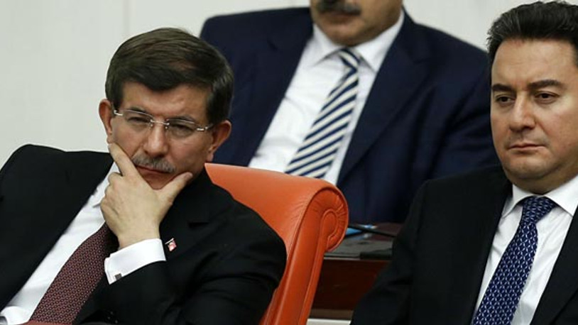 Babacan ve Davutoğlu'ndan  avukatlar gününde hukukun üstünlüğü mesajı