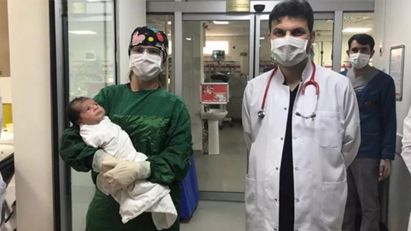 Bir aylık Muhammed bebek, koronavirüsü yendi