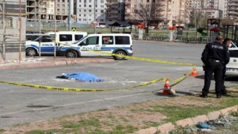 Yasağa rağmen çalışmak zorunda olan inşaat işçisi 8. kattan düşerek öldü