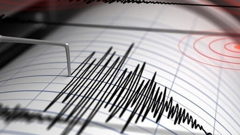 Akdeniz'de korkutan deprem: Marmaris'te sallandı