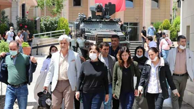 HDP'li 2 belediye eş başkanı tutuklandı; 4 kişiye ev hapsi, 6 kişiye adli kontrol