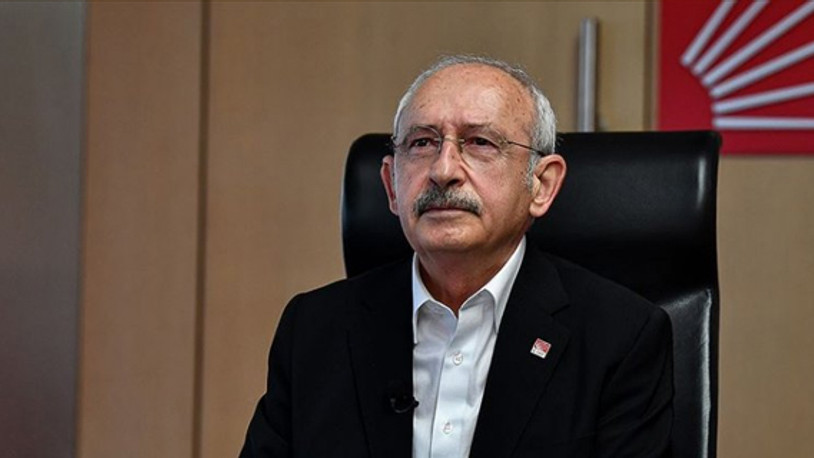 Kemal Kılıçdaroğlu Genç İmam Hatipliler Derneği'ne Atatürk kitabı hediye etti