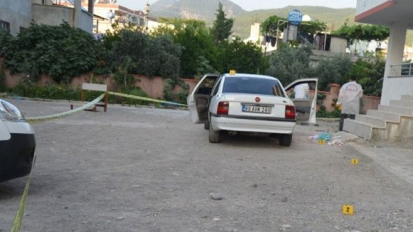 İlişkisinin bitmesine sebep olarak gördüğü kişiyi öldürdü