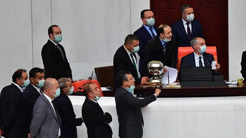 Vatandaşa bin TL, vekile İngilizce kursu kıyağı