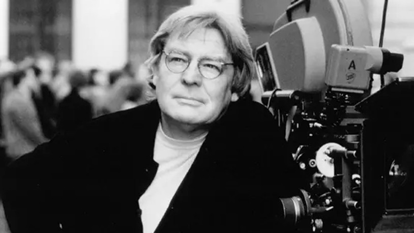 Ünlü yönetmen Parker hayatını kaybetti