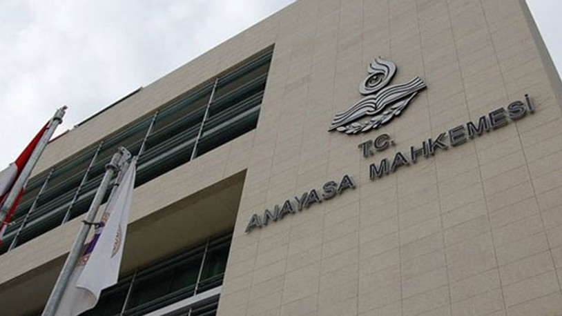 AYM: KHK ile işten atılanların işe iade davası reddedilemez