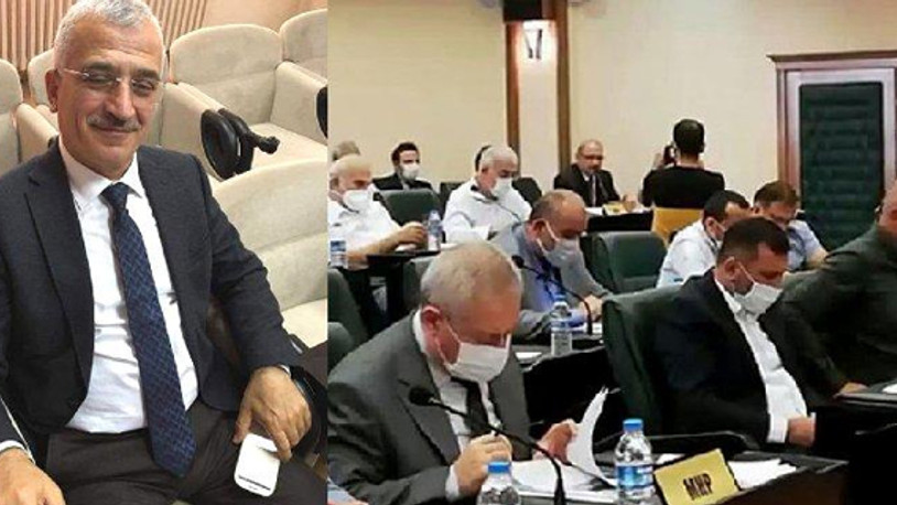 Atatürk’e hakaret ettiği için ihraç edilmişti: Meclis üyesi yine AKP sıralarında görüntülendi